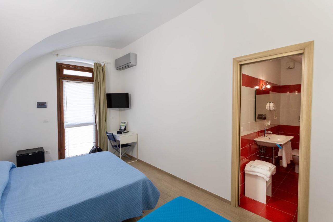 Z'Bass Rooms Термоли Экстерьер фото