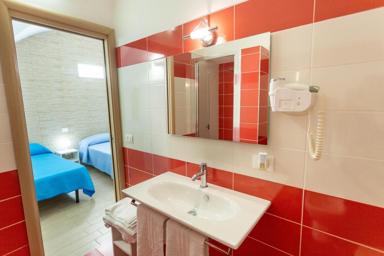 Z'Bass Rooms Термоли Экстерьер фото